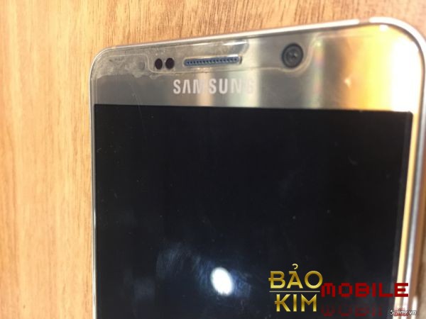 Samsung Note 5 bị bong sơn, tróc thủy