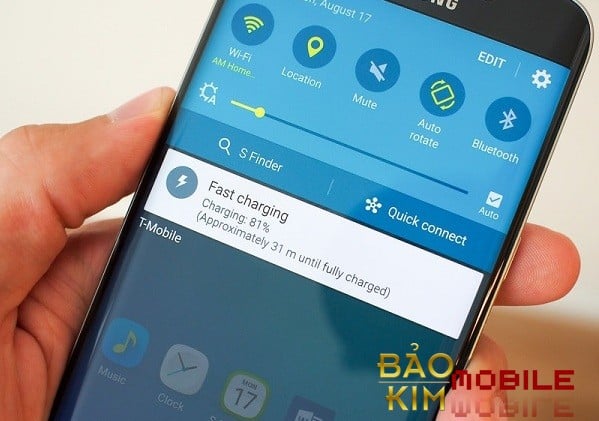 Khi sạc nhanh Samsung S7, S7 Edge sẽ báo "Fast charging".