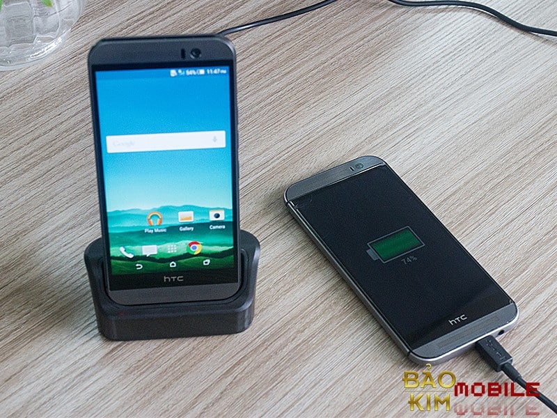 Sạc không đúng cách có thể khiến HTC One M8 hỏng pin