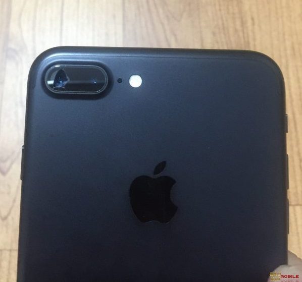 Kính camera iPhone 7 Plus bị vỡ