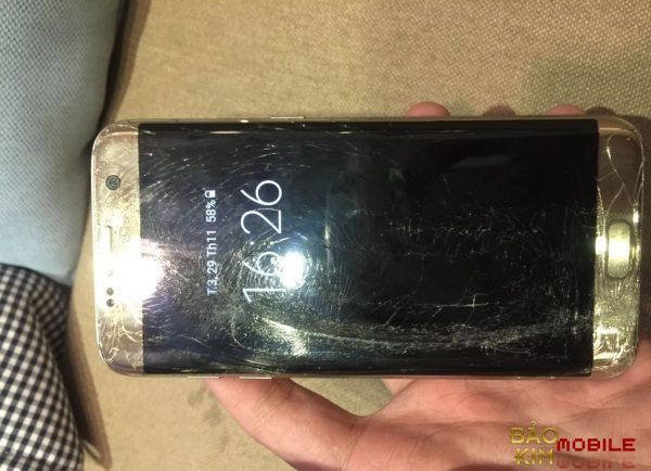 Điện thoại vỡ kính & nên thay mặt kính Samsung S7 Edge nhanh chóng