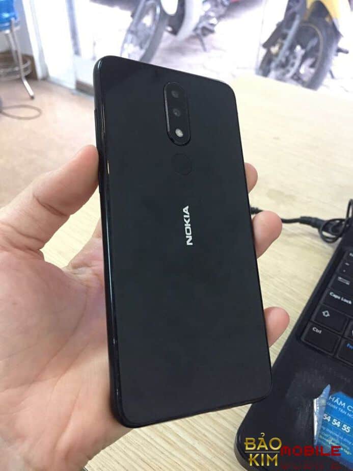Thay nắp lưng Nokia X5, x6 giá rẻ