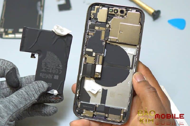 Sửa trắng màn hình iPhone 14 Pro Max 