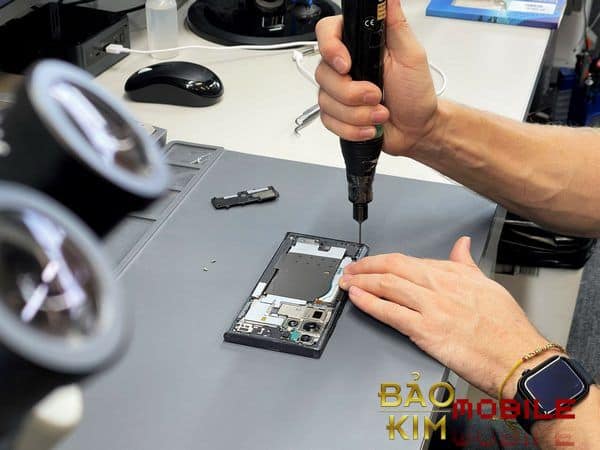 Thay màn hình Samsung tại nhà