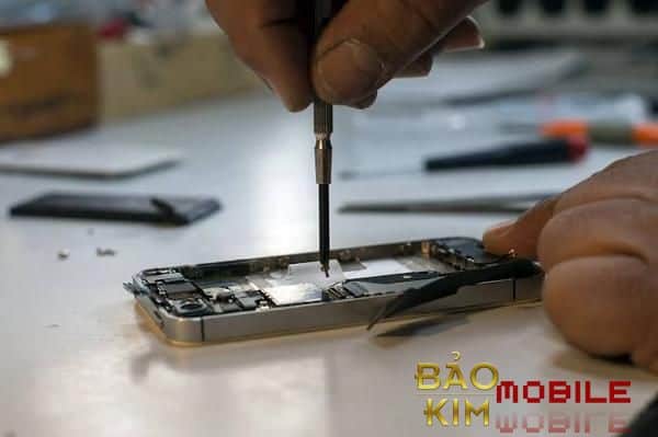 Sửa điện thoại tại nhà cùng Bảo Kim Mobile