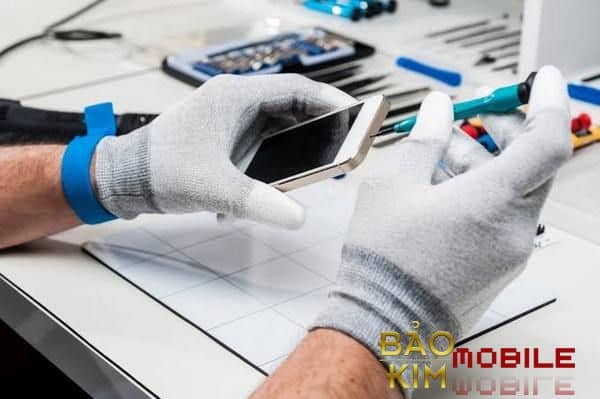 Thay màn hình điện thoại tại nhà cùng Bảo Kim Mobile